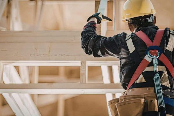 4 ways to strengthen your business cash flow before the new financial year. Article by Attain Loans Altona
